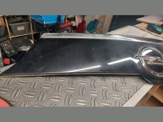 bontott OPEL MERIVA B Csomagtérajtó Díszléc