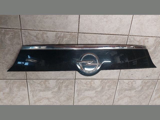 bontott OPEL MERIVA B Csomagtérajtó Díszléc