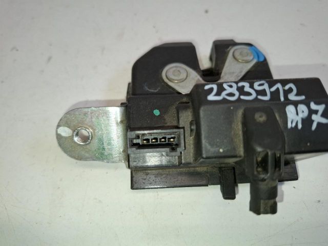 bontott OPEL MERIVA B Csomagtérajtó Zárszerkezet