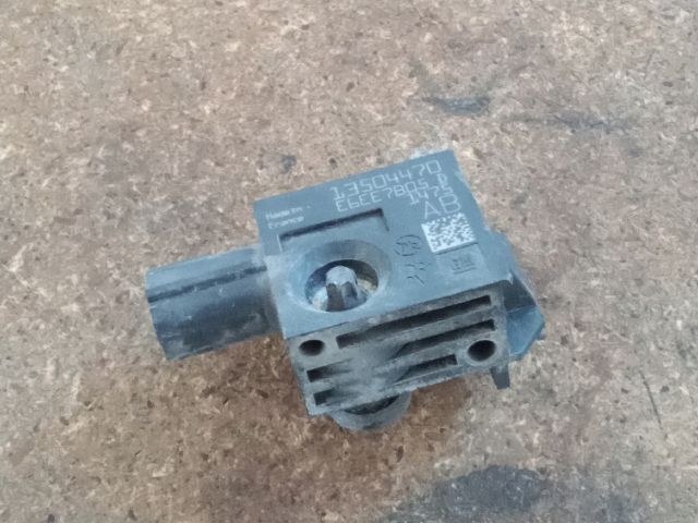 bontott OPEL MERIVA B Első Középső Ütközés Érzékelő (Homlokfalon)