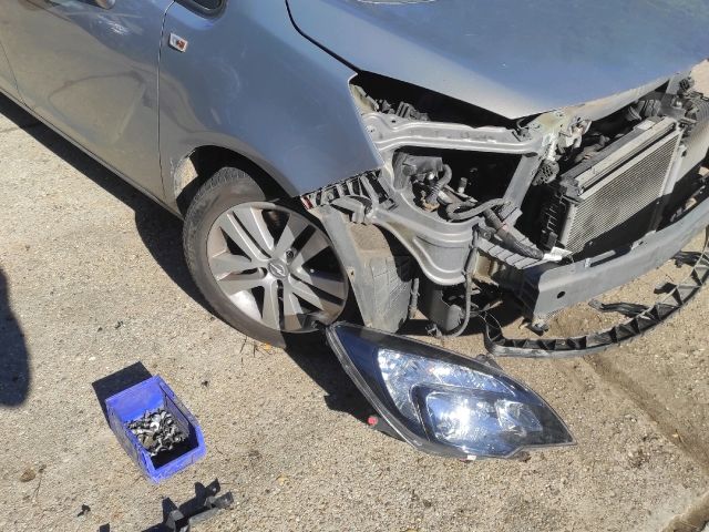 bontott OPEL MERIVA B Jobb B Oszlop