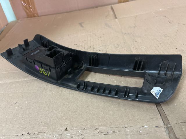 bontott OPEL MERIVA B Jobb első Ablakemelő Kapcsoló