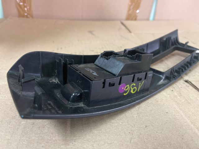 bontott OPEL MERIVA B Jobb első Ablakemelő Kapcsoló