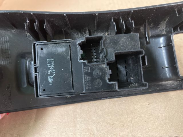 bontott OPEL MERIVA B Jobb első Ablakemelő Kapcsoló