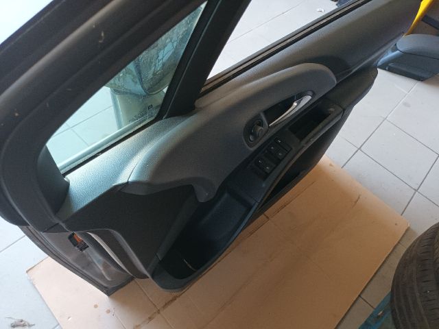 bontott OPEL MERIVA B Jobb első Ajtó (Részeivel)
