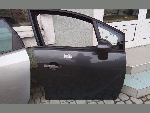 bontott OPEL MERIVA B Jobb első Ajtó (Részeivel)