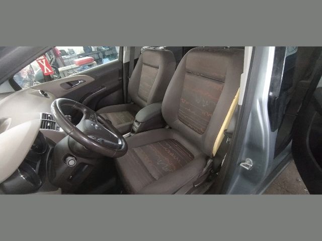 bontott OPEL MERIVA B Jobb első Alsó Zsanér