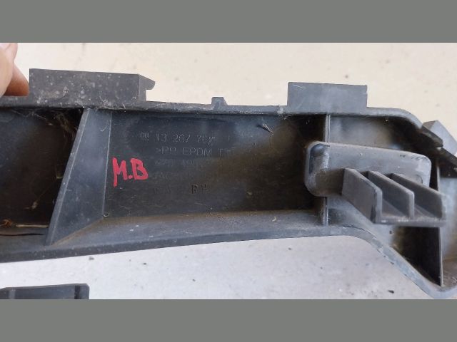 bontott OPEL MERIVA B Jobb első Oldal Lökhárító Tartó (Műanyag)