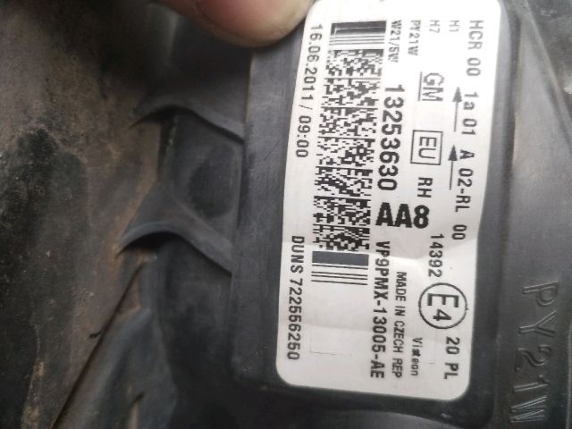 bontott OPEL MERIVA B Jobb Fényszóró