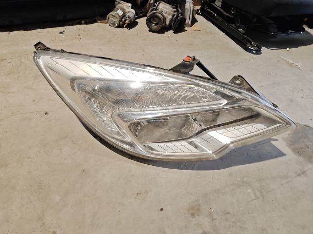 bontott OPEL MERIVA B Jobb Fényszóró