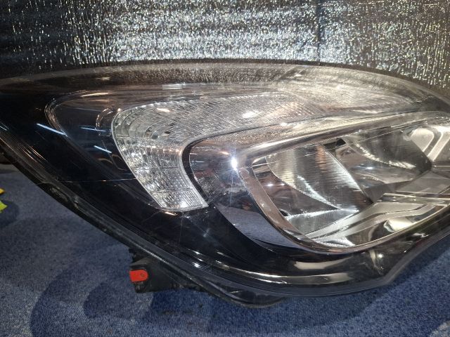 bontott OPEL MERIVA B Jobb Fényszóró