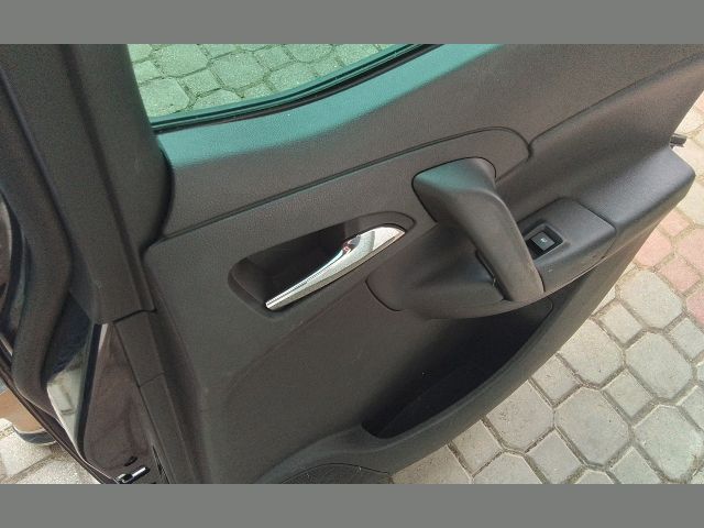 bontott OPEL MERIVA B Jobb hátsó Ablakemelő Kapcsoló