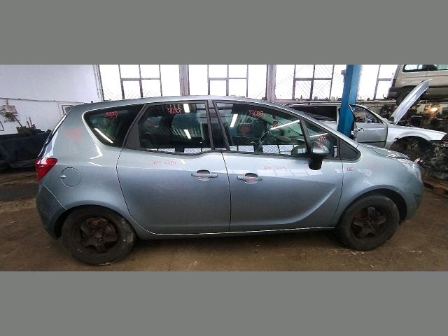 bontott OPEL MERIVA B Jobb hátsó Dobbetét (Kerékjárati, Műanyag)