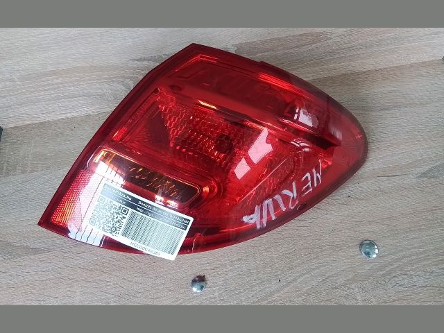bontott OPEL MERIVA B Jobb Hátsó Lámpa