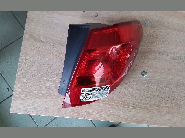 bontott OPEL MERIVA B Jobb Hátsó Lámpa