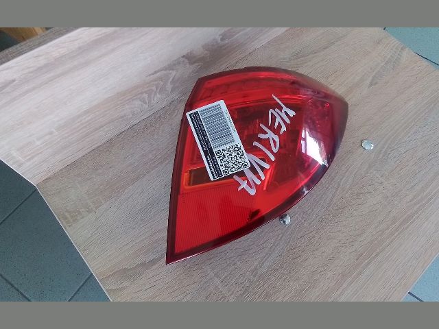 bontott OPEL MERIVA B Jobb Hátsó Lámpa