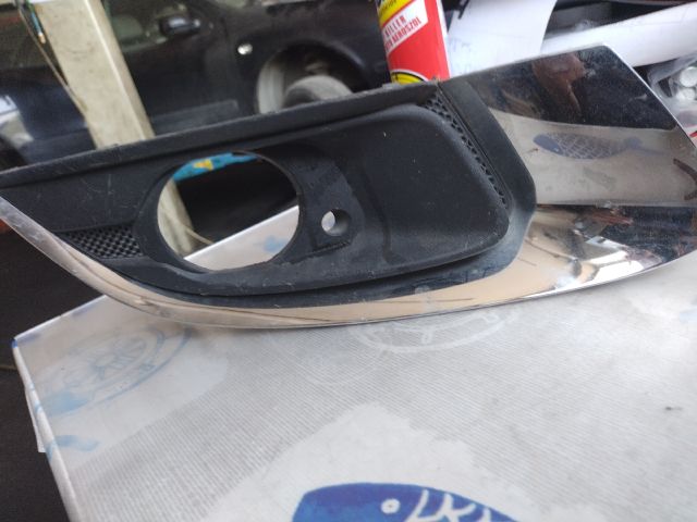 bontott OPEL MERIVA B Jobb Ködfényszóró Lámpakeret