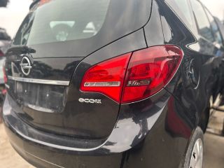 bontott OPEL MERIVA B Jobb Külső Hátsó Lámpa