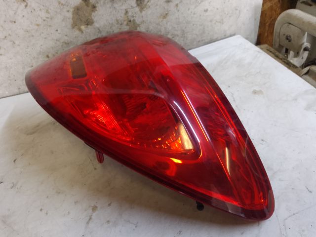 bontott OPEL MERIVA B Jobb Külső Hátsó Lámpa