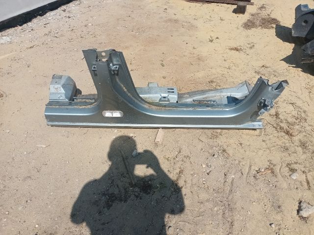 bontott OPEL MERIVA B Jobb Küszöb