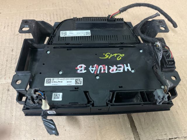 bontott OPEL MERIVA B Középkonzol Vezérlő Panel