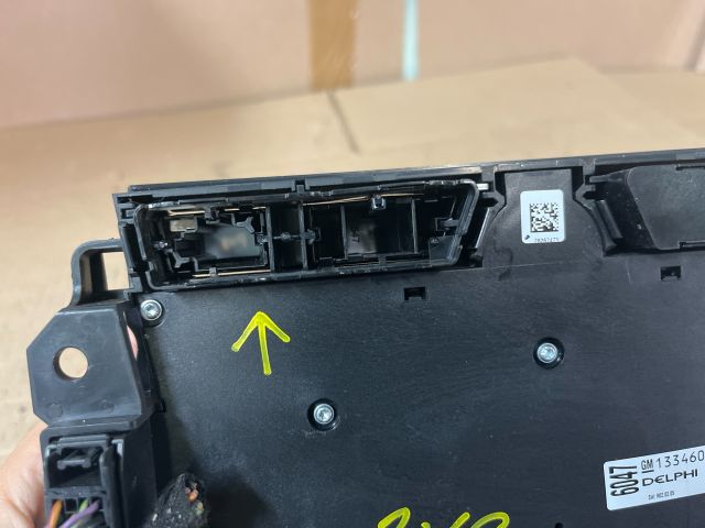 bontott OPEL MERIVA B Középkonzol Vezérlő Panel