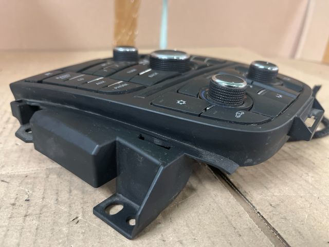 bontott OPEL MERIVA B Középkonzol Vezérlő Panel