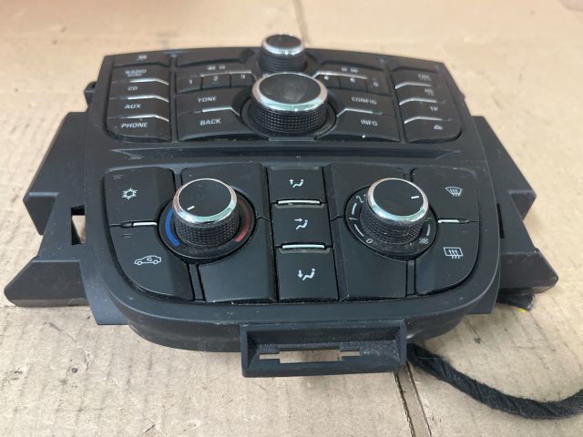 bontott OPEL MERIVA B Középkonzol Vezérlő Panel