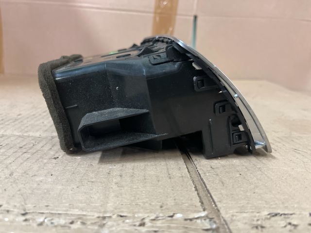 bontott OPEL MERIVA B Középső Szellőző