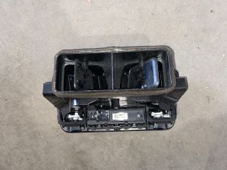 bontott OPEL MERIVA B Középső Szellőző