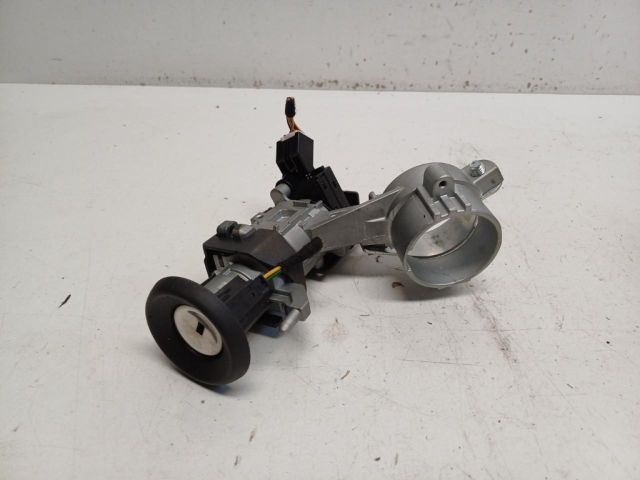 bontott OPEL MERIVA B Zárbetét Szett