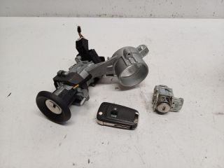 bontott OPEL MERIVA B Zárbetét Szett