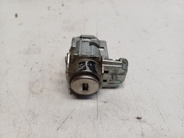 bontott OPEL MERIVA B Zárbetét Szett