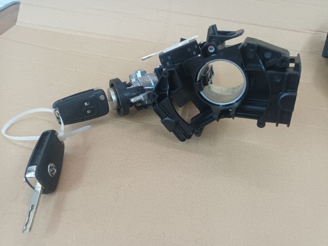 bontott OPEL MOKKA Gyújtáskapcsoló Házzal