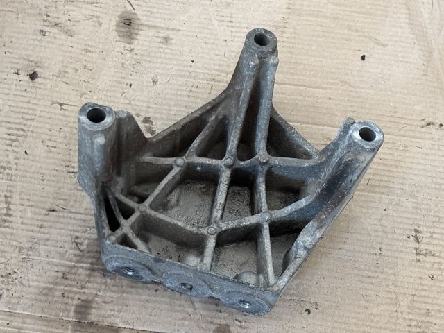 bontott OPEL MOKKA Motor Tartó Bak (Fém)