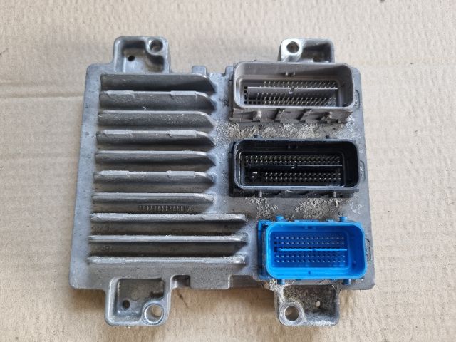 bontott OPEL MOKKA Motorvezérlő