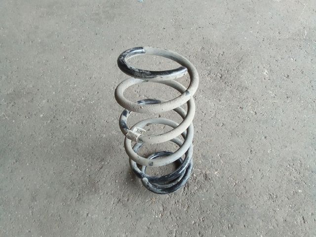 bontott OPEL MOKKA Jobb első Rugó