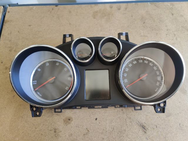 bontott OPEL MOKKA Kilométeróra