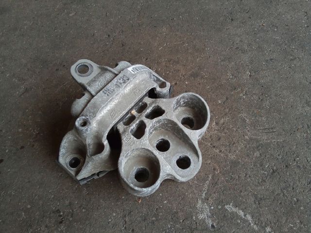 bontott OPEL MOKKA Motor Tartó Bak Bal