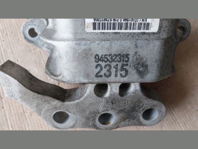 bontott OPEL MOKKA Motor Tartó Bak Jobb