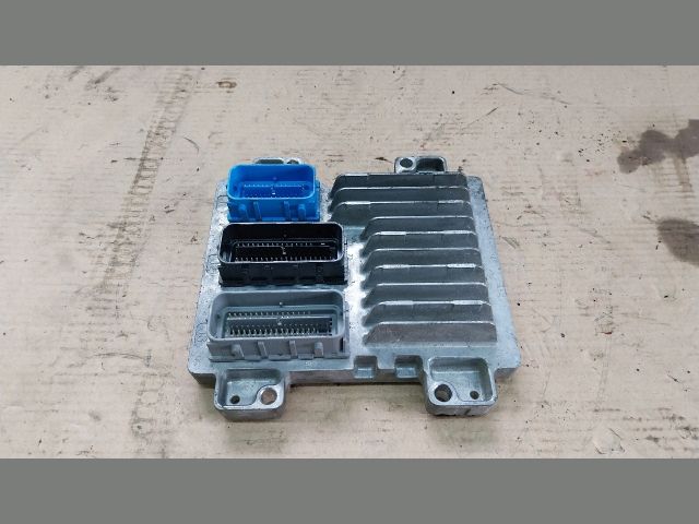 bontott OPEL MOKKA Motorvezérlő