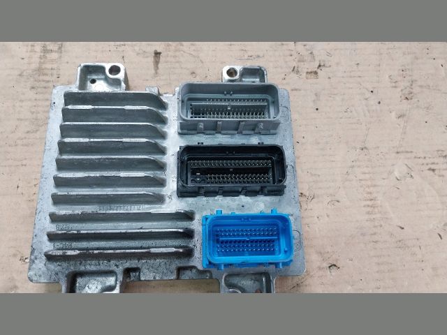 bontott OPEL MOKKA Motorvezérlő