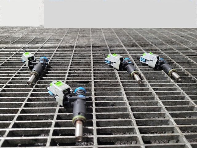 bontott OPEL MOKKA Porlasztó (1 db)