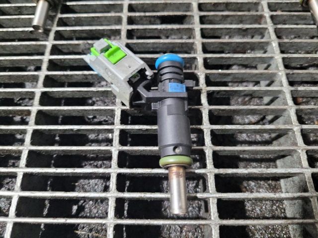 bontott OPEL MOKKA Porlasztó (1 db)