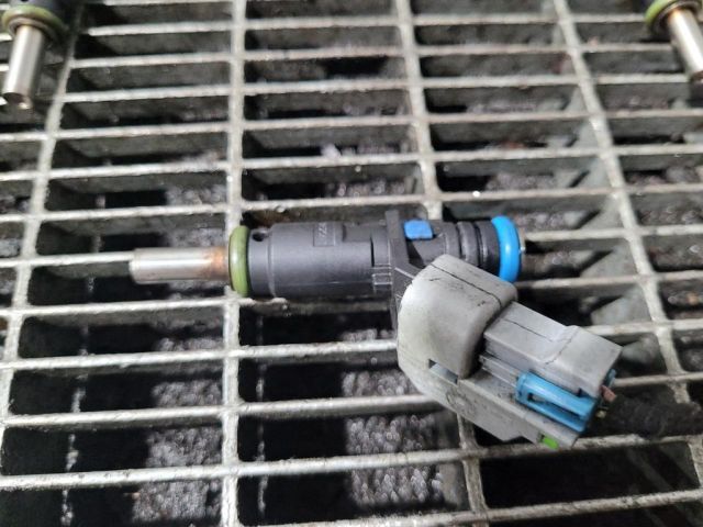 bontott OPEL MOKKA Porlasztó (1 db)