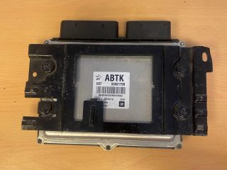 bontott OPEL MOKKA Motorvezérlő