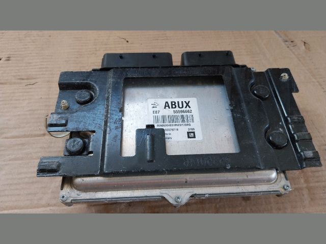 bontott OPEL MOKKA Motorvezérlő