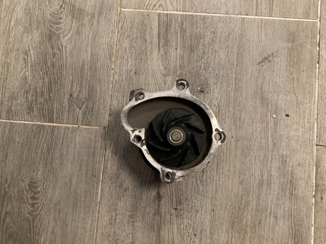 bontott OPEL MOKKA Vízpumpa Szíjtárcsa