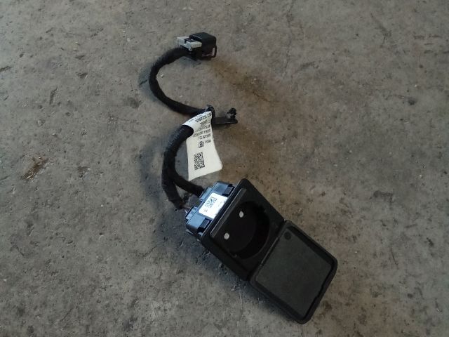 bontott OPEL MOKKA 230V Aljzat