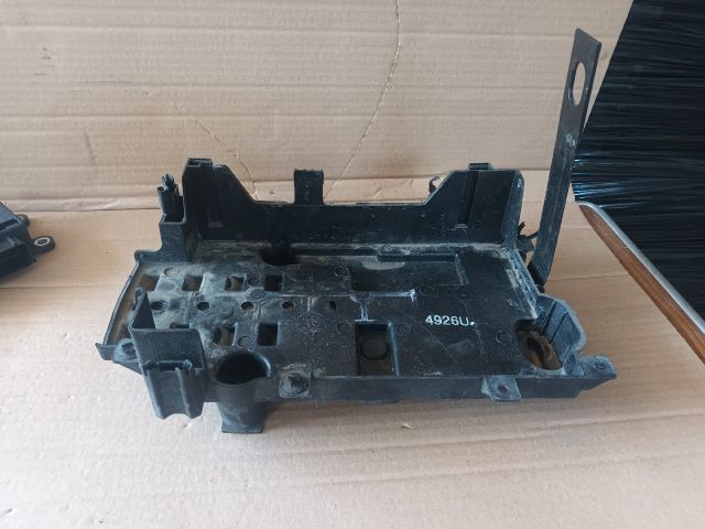 bontott OPEL MOKKA Akkumulátor Tartó